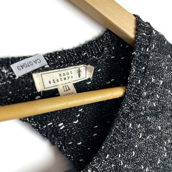 ๐ฏ2/$15๐ฏ KNOT SISTERS Knit Tank Open Back Black - Picture 3 of 9